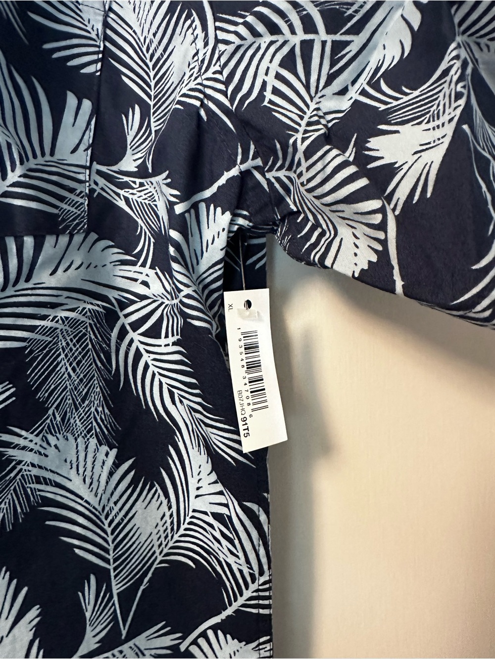 Tropical Button Down - Picture 4 of 5